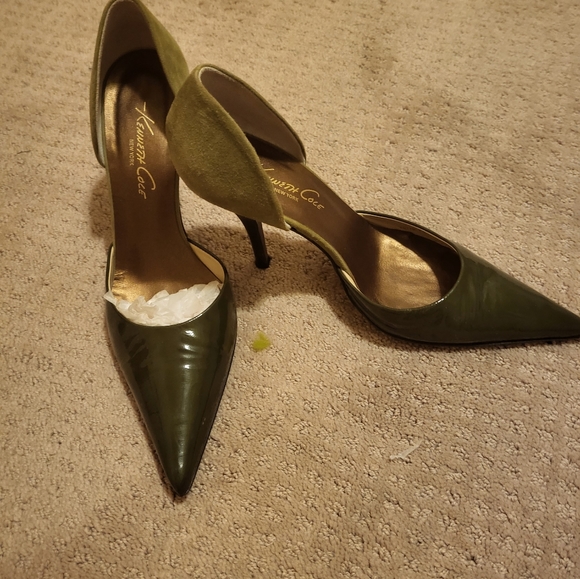 Shoes - Picture 2 of 4